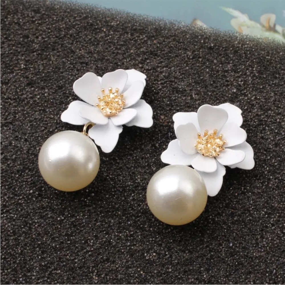 Gold Pearl White Floral Earrings